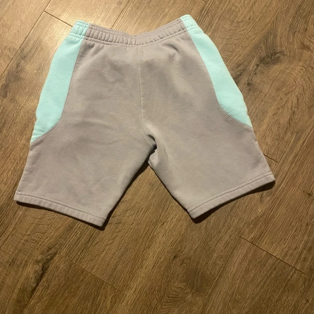 Boys Adidas Gray Basketball Shorts XL/18-20 Style #5444​​​